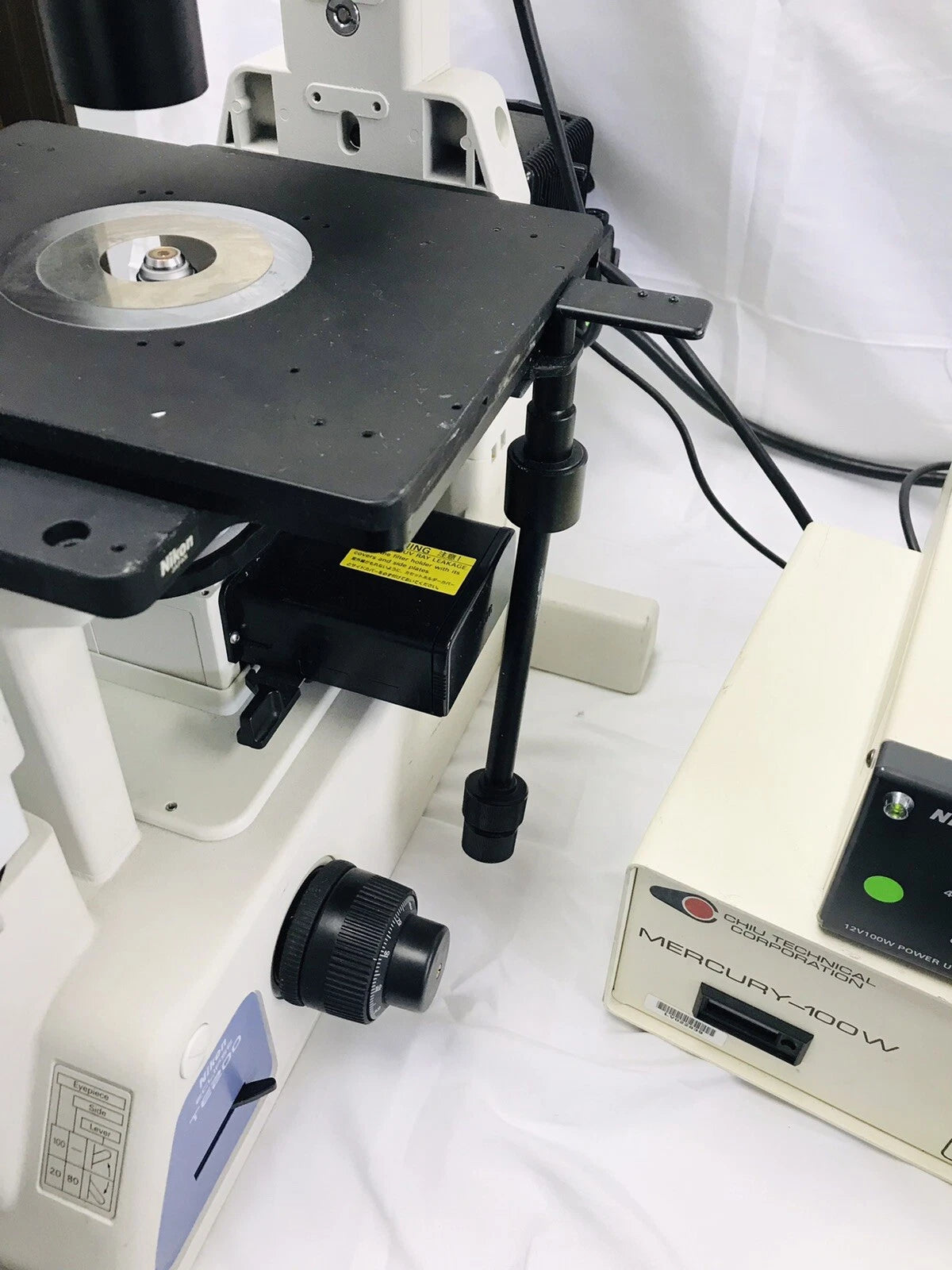 Nikon Eclipse TE200 Phase Fluorescence Microscope Light source 2 Objectives