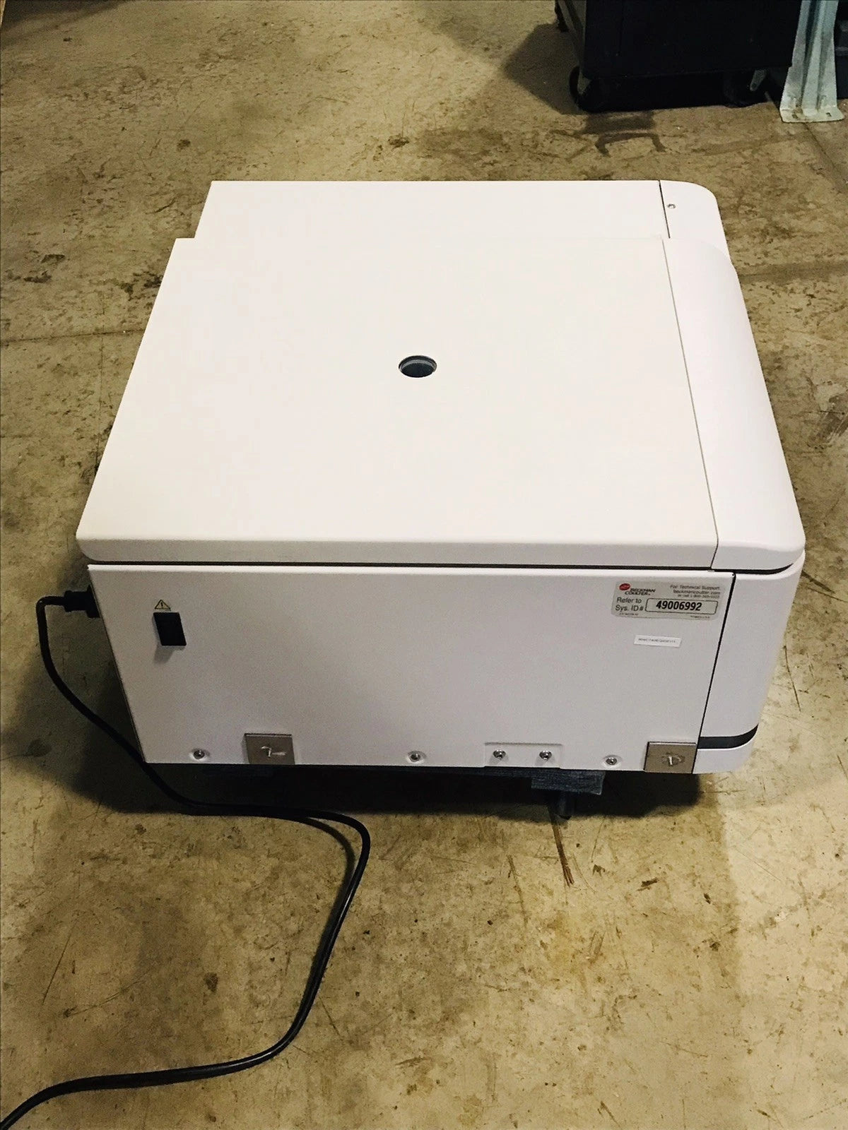 Beckman Coulter Avanti J-15R Refrigerated Centrifuge w/ JS-4.750 Rotor + Adapter