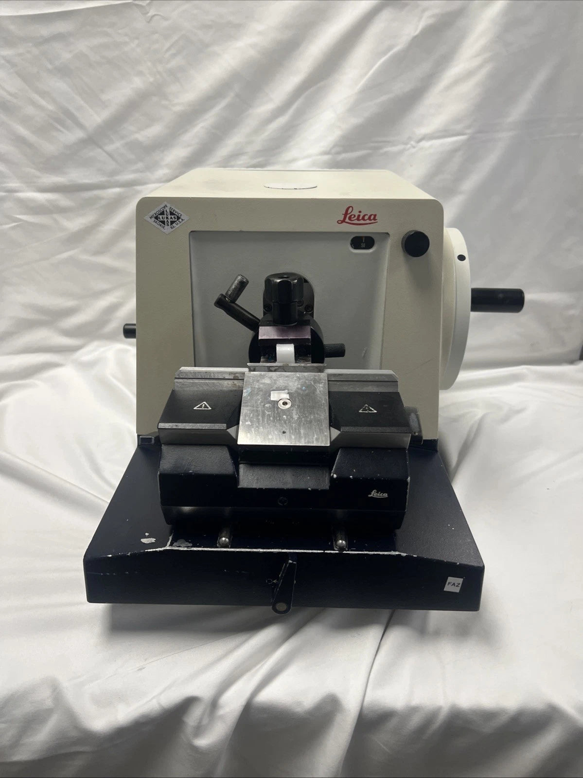Leica  RM 2025 Manual Rotary Microtome 045728686 with Blade Holder warranty video