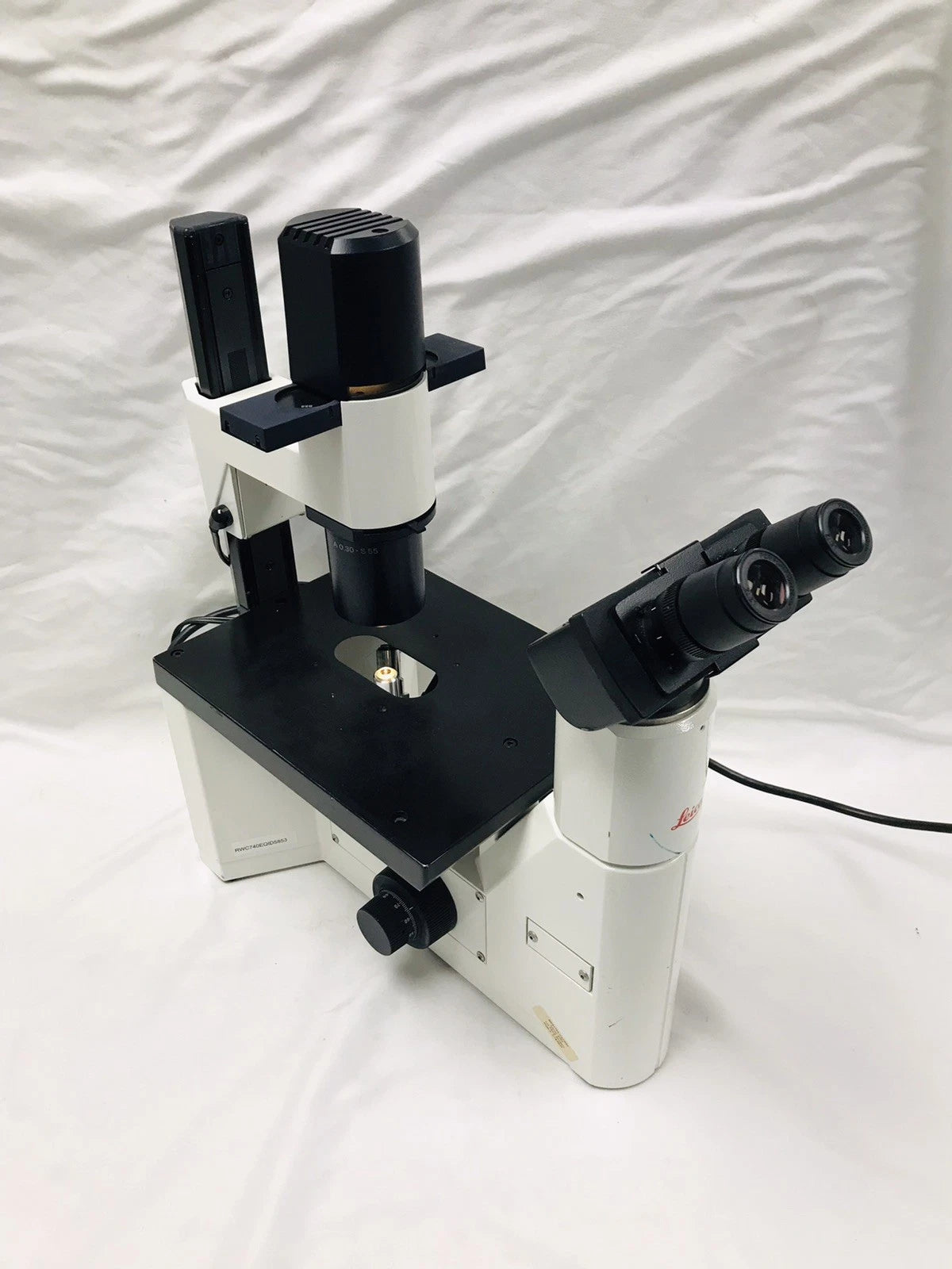 Leica Leitz DM IL Inverted Microscope w/ 4 Objectives Phase Contrast Phaco 1a