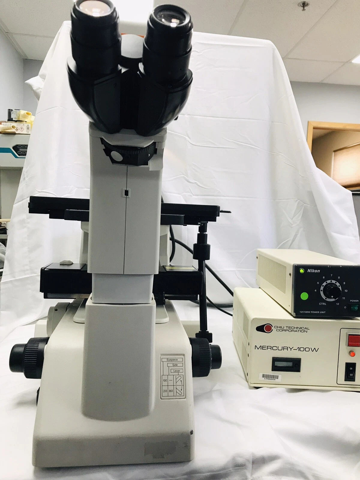 Nikon Eclipse TE200 Phase Fluorescence Microscope Light source 2 Objectives