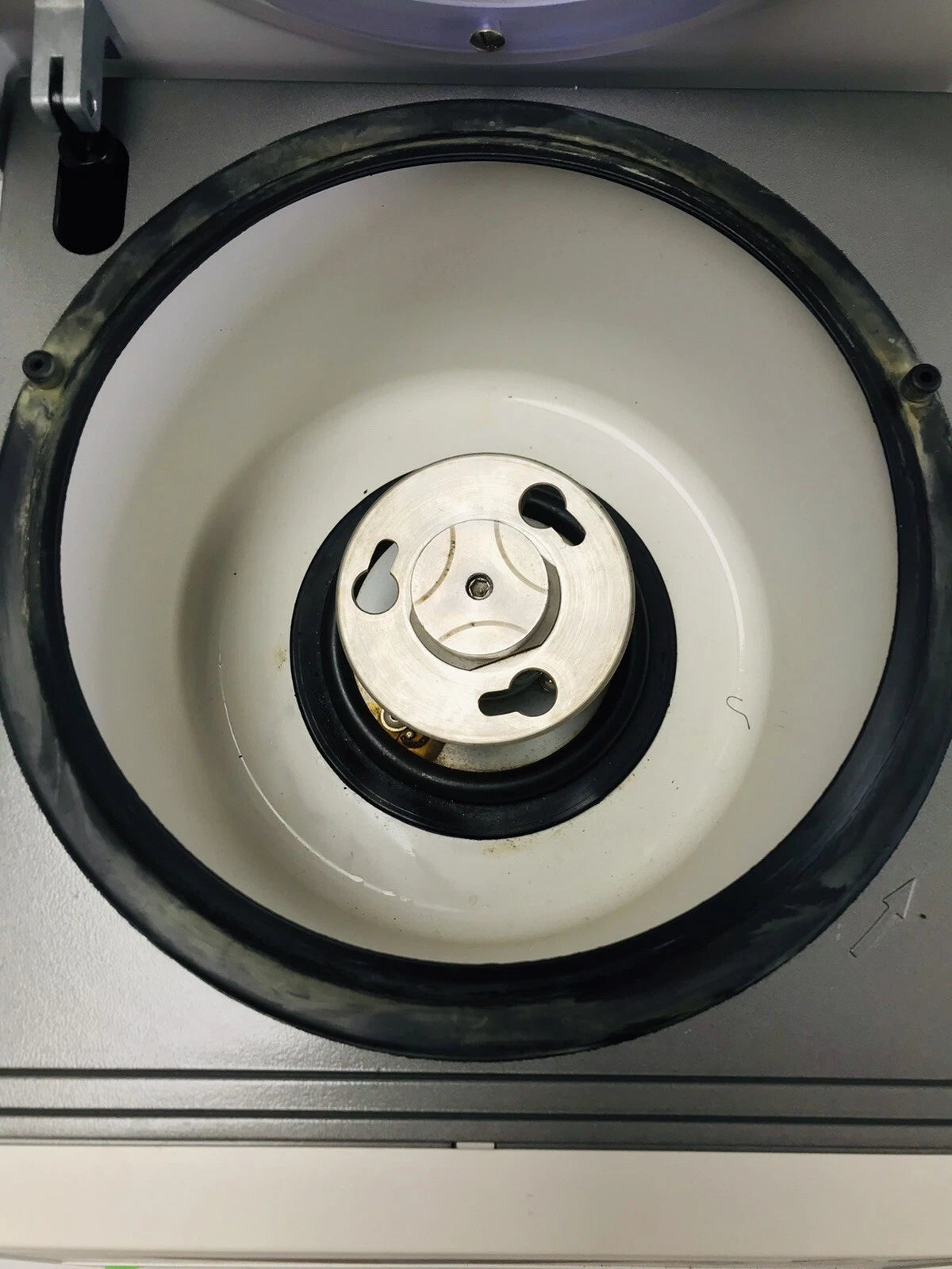 Roche MagNA Lyser Benchtop Homogenizer