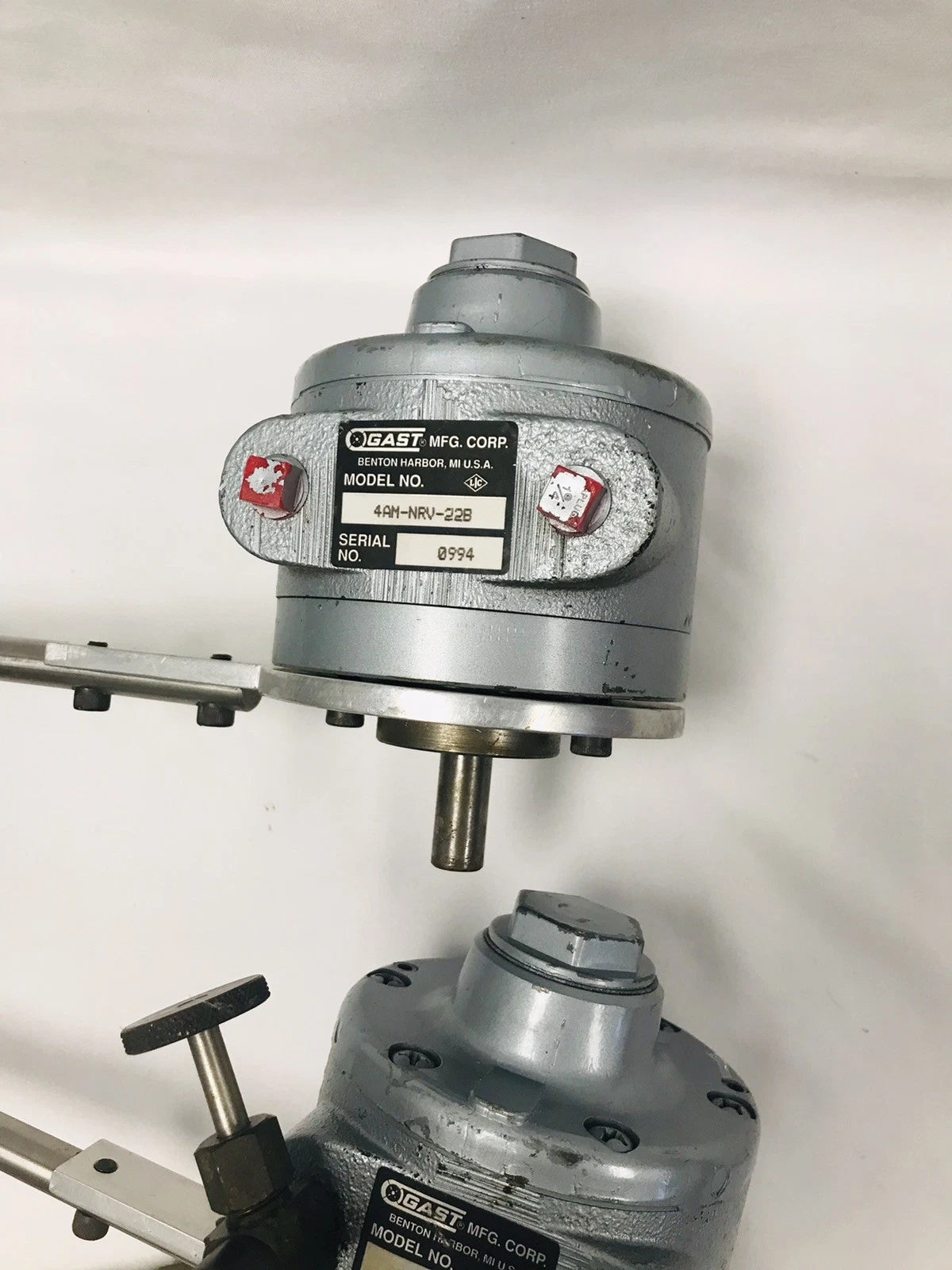 Lot of 2 GAST 1-1/2 hp Reversible Face Air Actuated Motor 4AM-NRV-22B