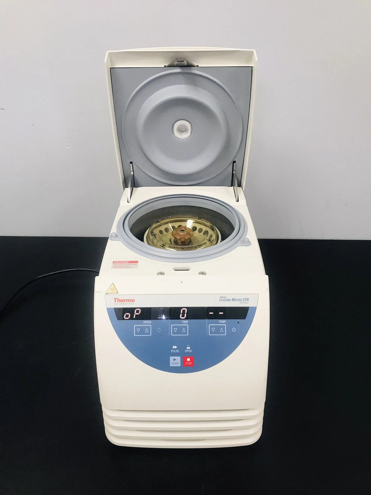 Thermo Sorvall Legend Micro 21R Refrigerated Centrifuge with 75003424 Rotor