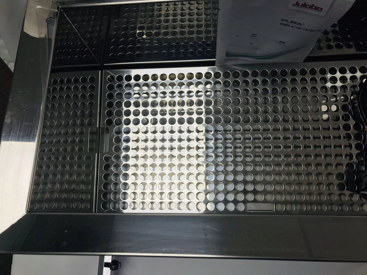 Julabo PURA 22 Water Bath W/ Lift up Cover & Test Tube Rack 20002866 230v Tested