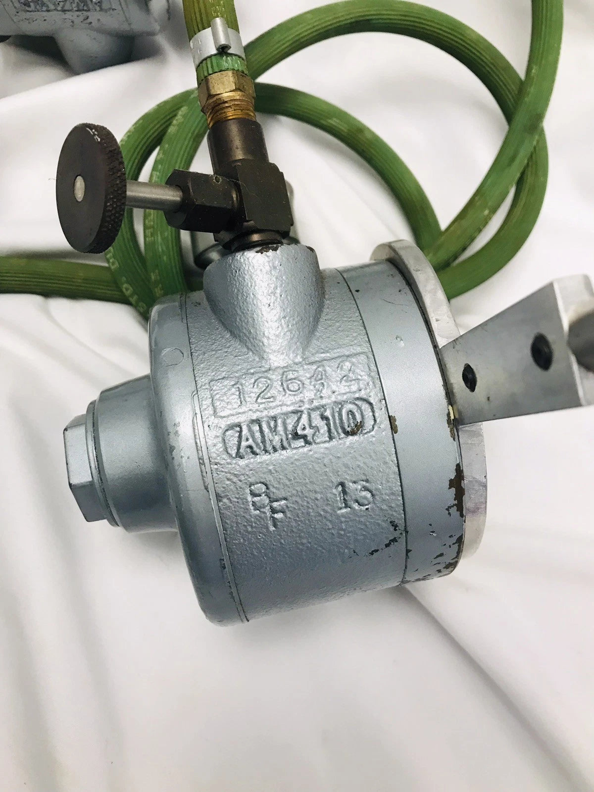Lot of 2 GAST 1-1/2 hp Reversible Face Air Actuated Motor 4AM-NRV-22B