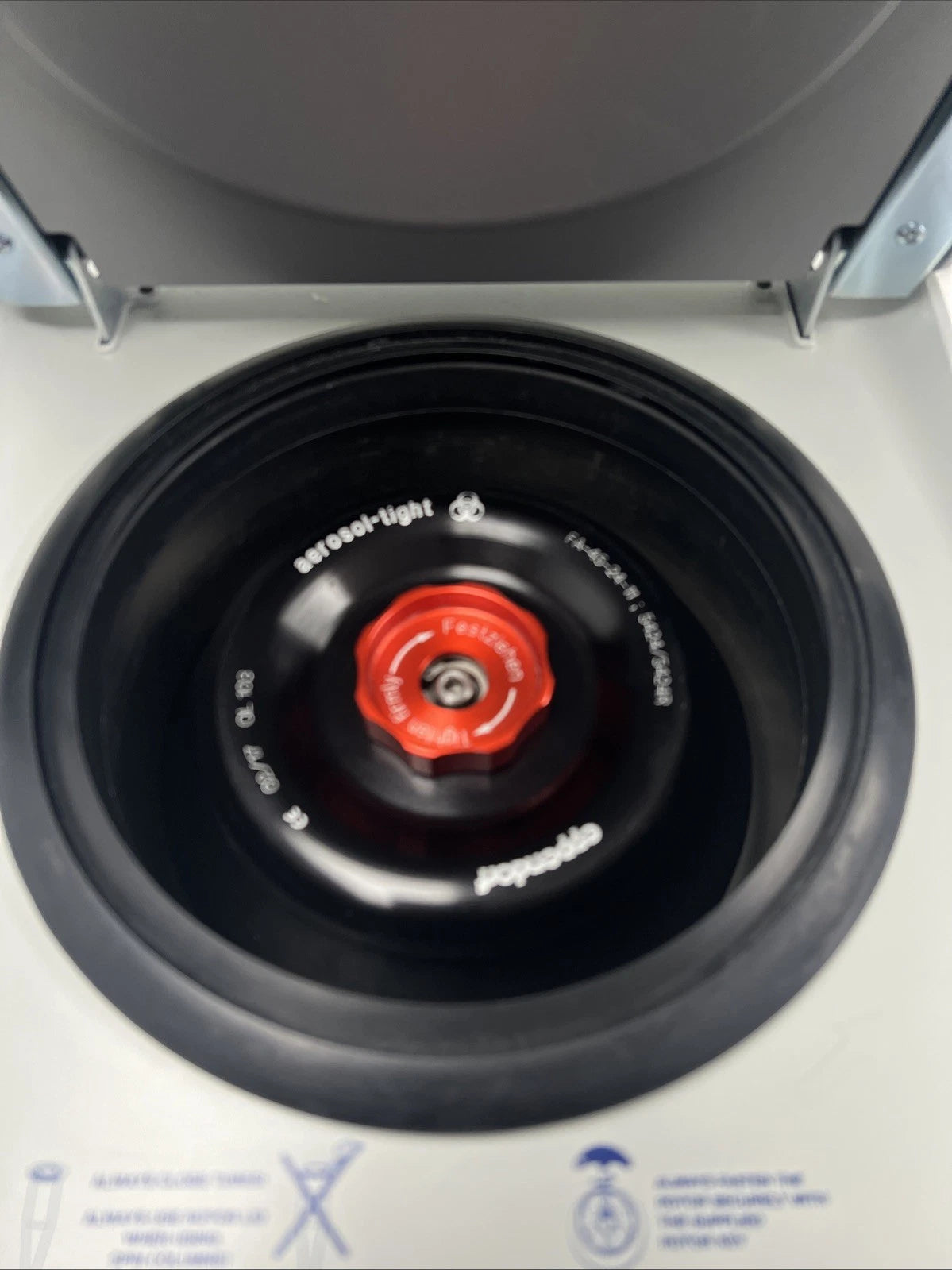 Eppendorf 5424R Refrigerated Centrifuge with FA-45-24-11 Rotor + Lid ~ Clean