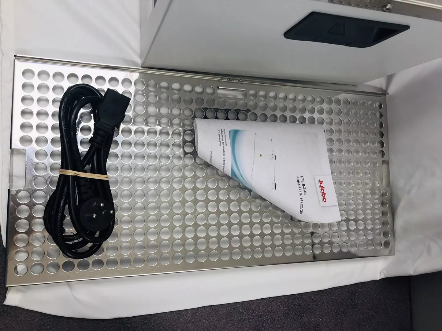 Julabo PURA 22 Water Bath W/ Lift up Cover & Test Tube Rack 20002866 230v Tested