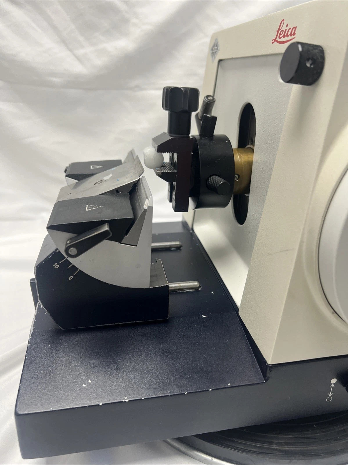 Leica  RM 2025 Manual Rotary Microtome 045728686 with Blade Holder warranty video