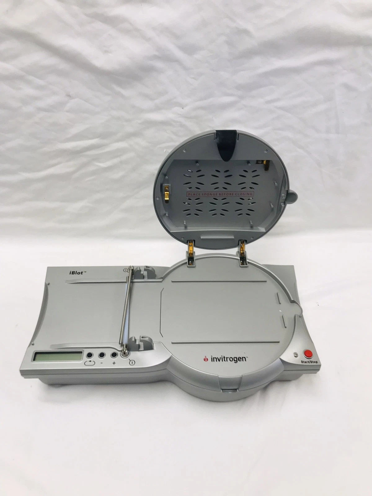 Invitrogen IBlot gel transfer device Western blot module blotting I-blot