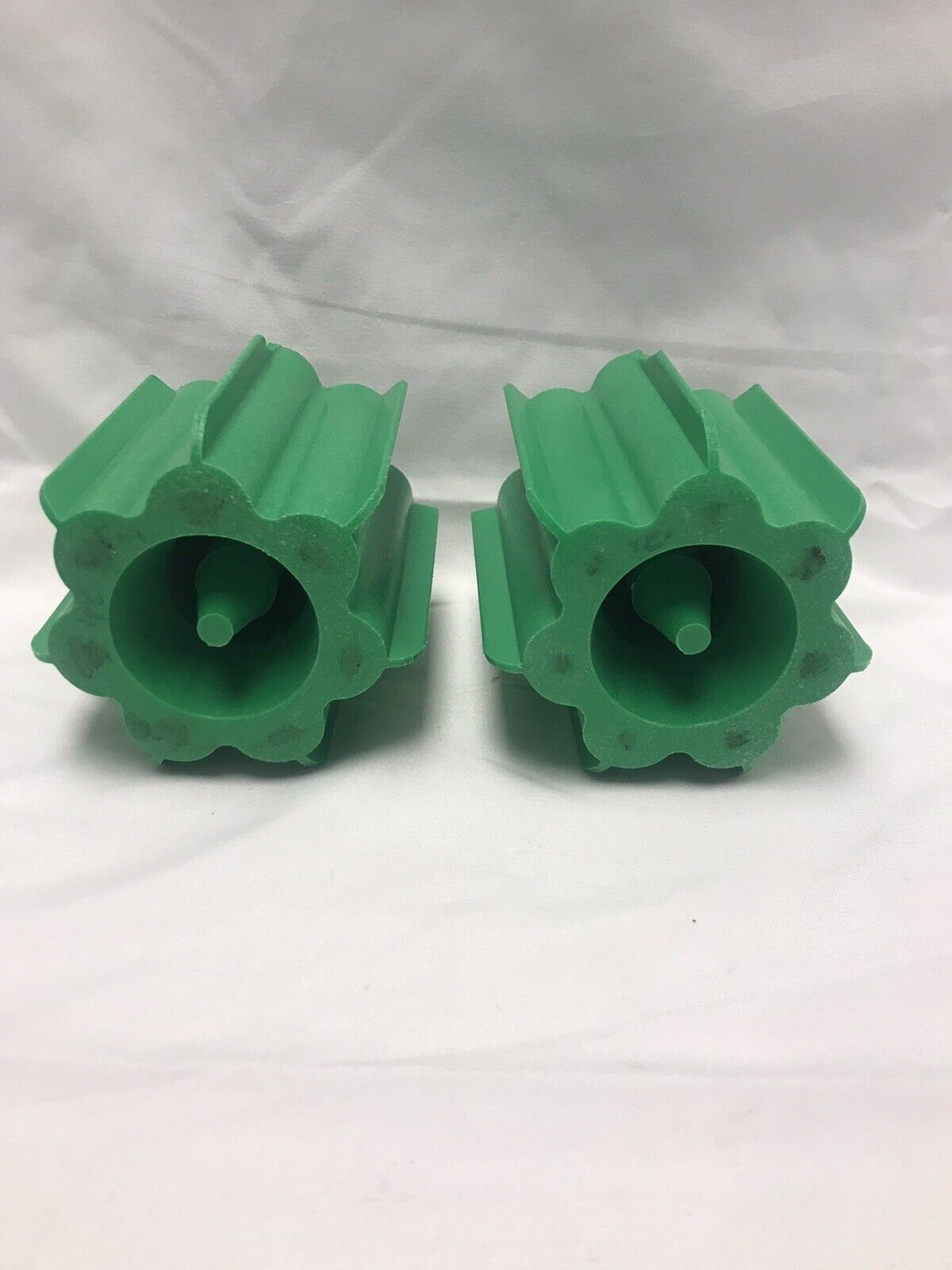 Lot of 2 Slightly Damaged Sorvall 00447 Adapter 15mL 17x120mm Conical 8-place