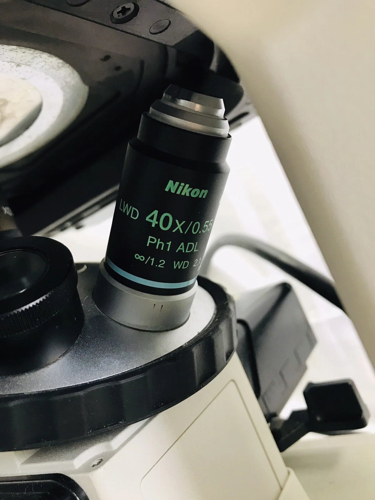 Nikon Eclipse TE200 Phase Fluorescence Microscope Light source 2 Objectives