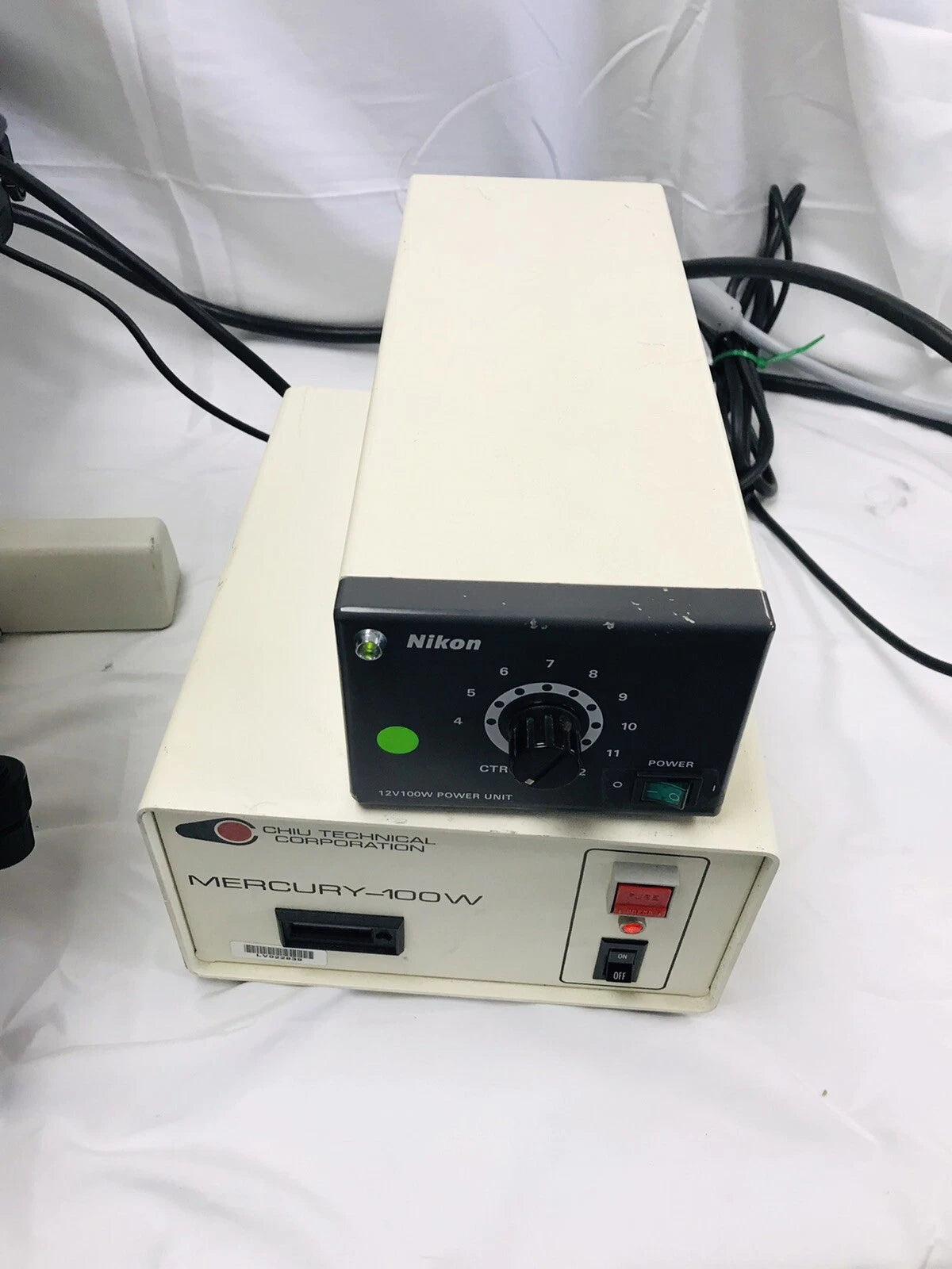 Nikon Eclipse TE200 Phase Fluorescence Microscope Light source 2 Objectives