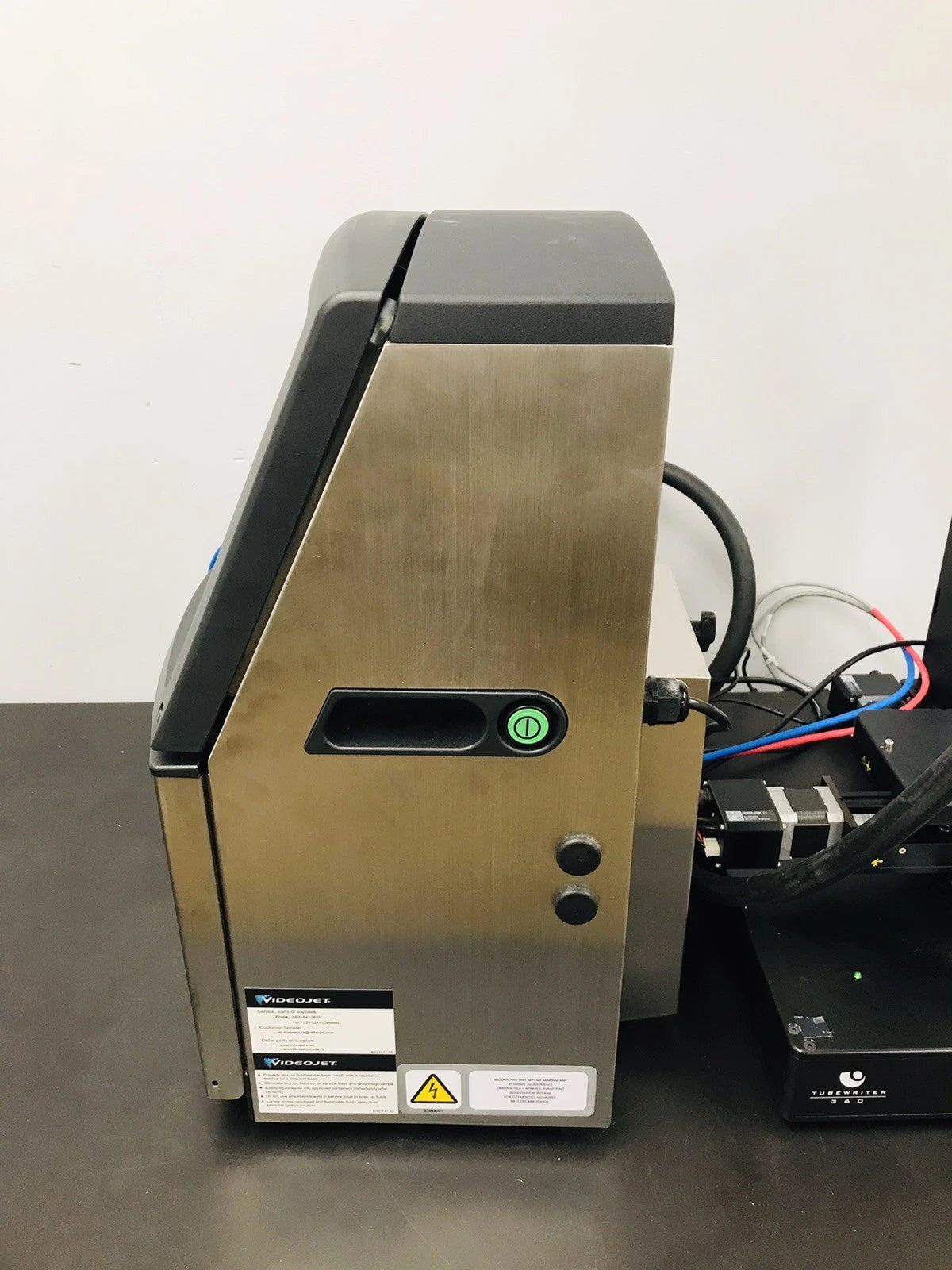 TubeWriter 360 Laboratory Vial Labeling System Videojet 1520 Printer