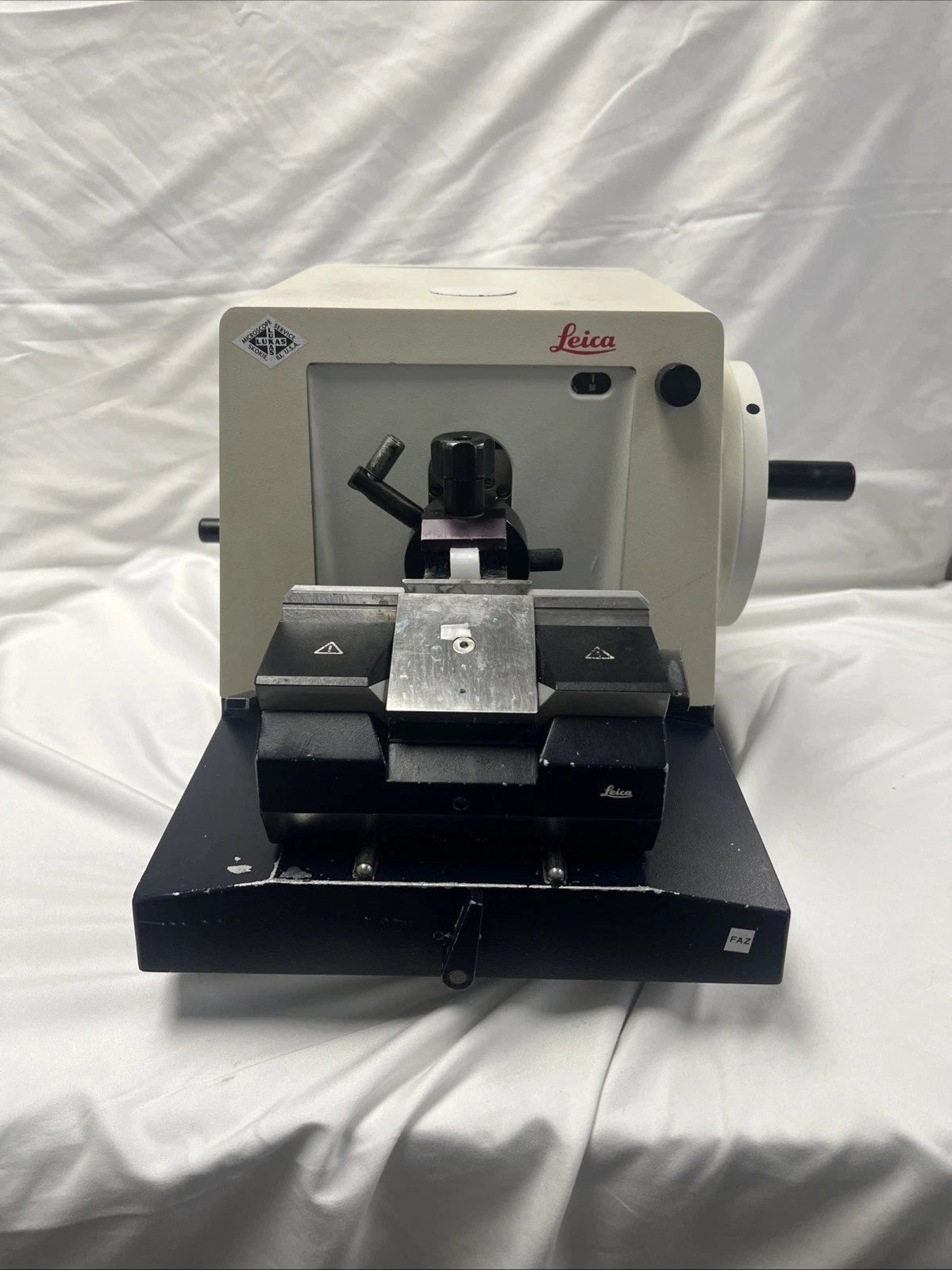 Leica  RM 2025 Manual Rotary Microtome 045728686 with Blade Holder warranty video