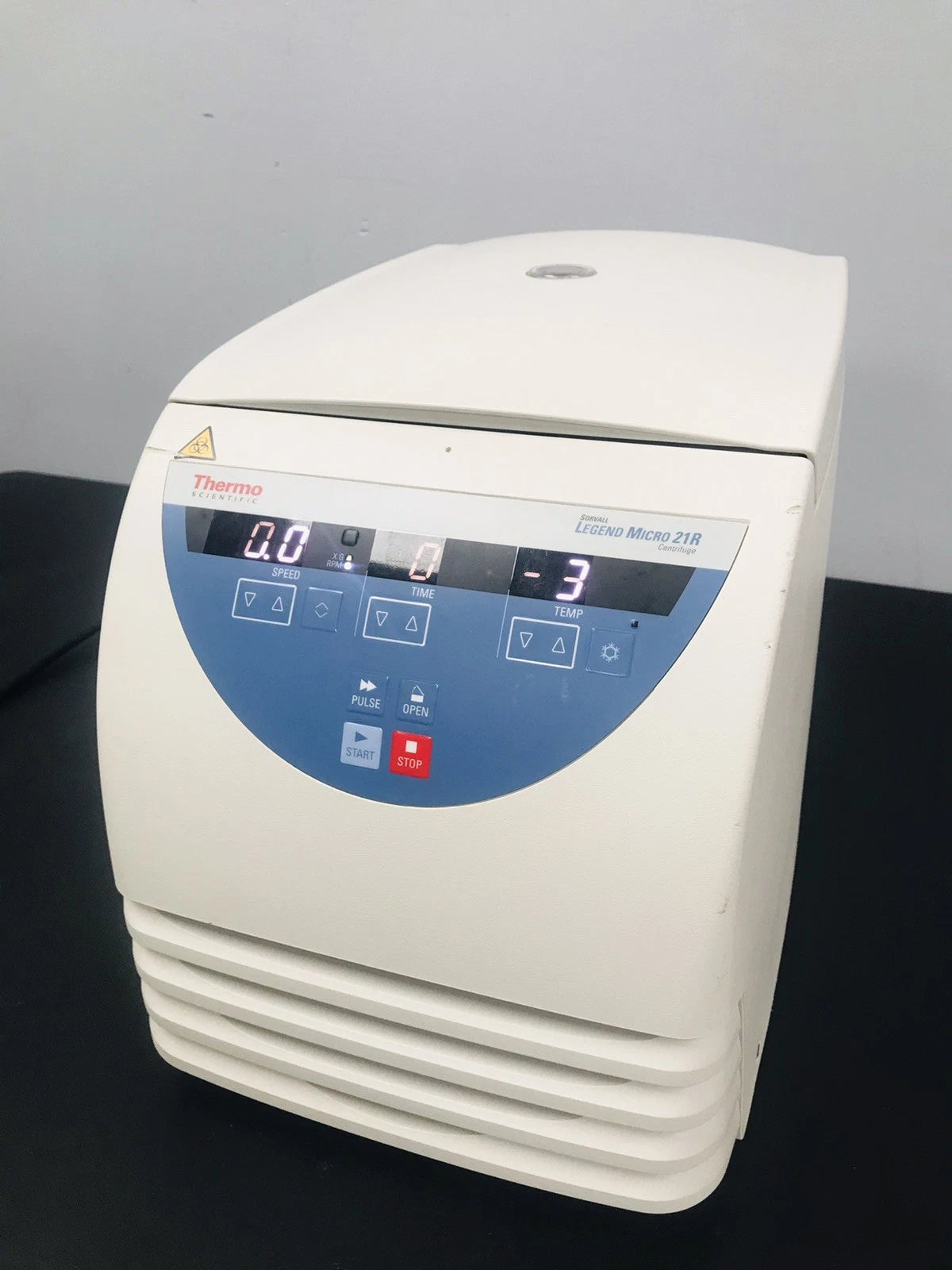 Thermo Sorvall Legend Micro 21R Refrigerated Centrifuge with 75003424 Rotor