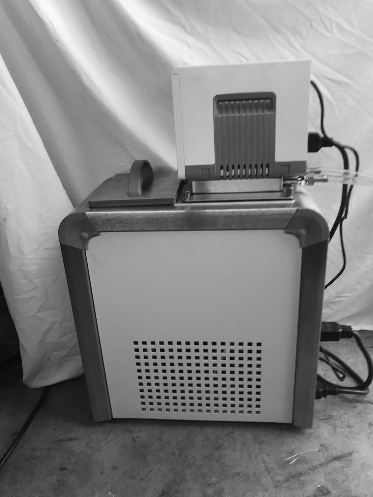 Thermo Scientific Haake A10 Recirculating Chiller with Haake SC 100 Controller