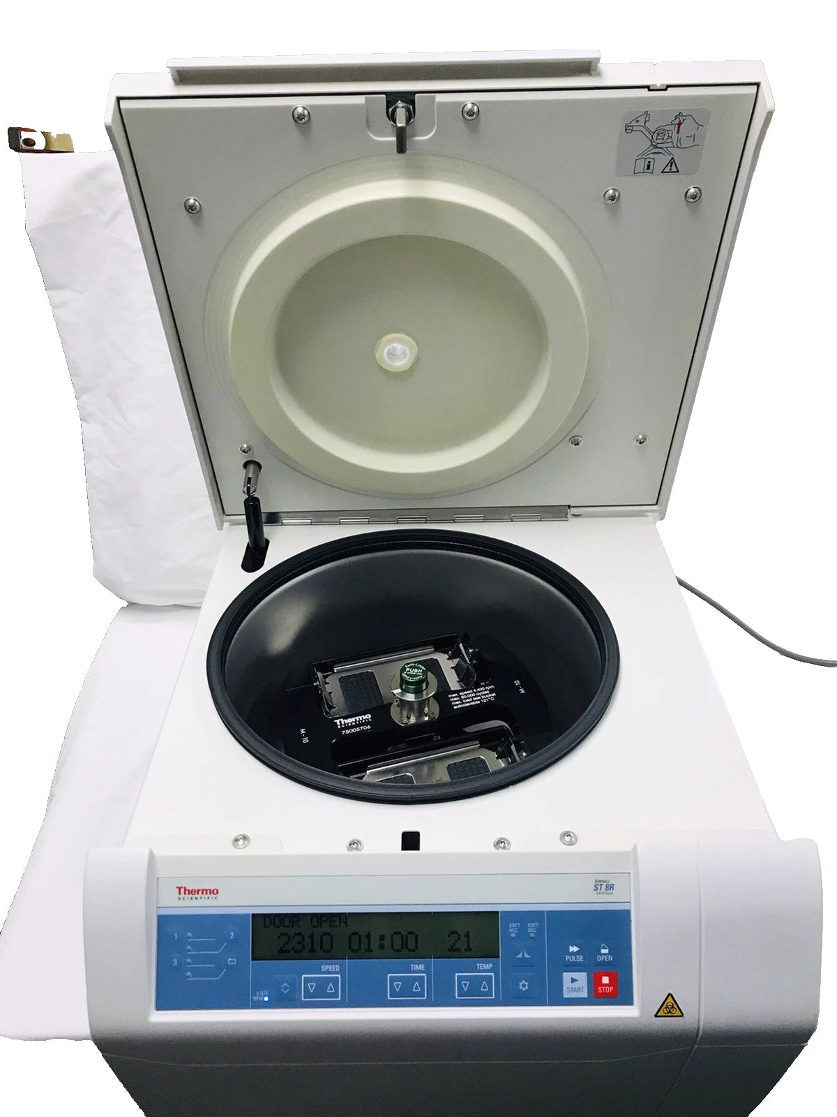 Thermo Scientific Sorvall ST 8R Refrigerated w/ M-10 Rotor Plate Carrier Tested