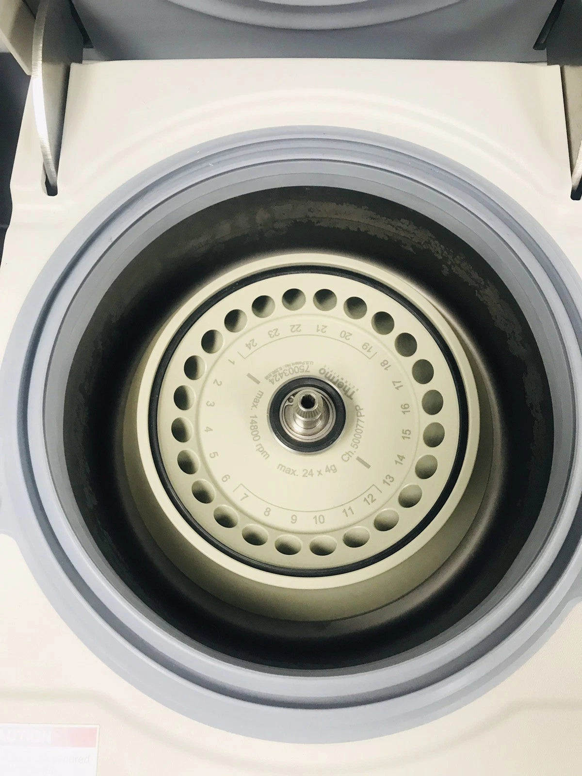 Thermo Sorvall Legend Micro 21R Refrigerated Centrifuge with 75003424 Rotor