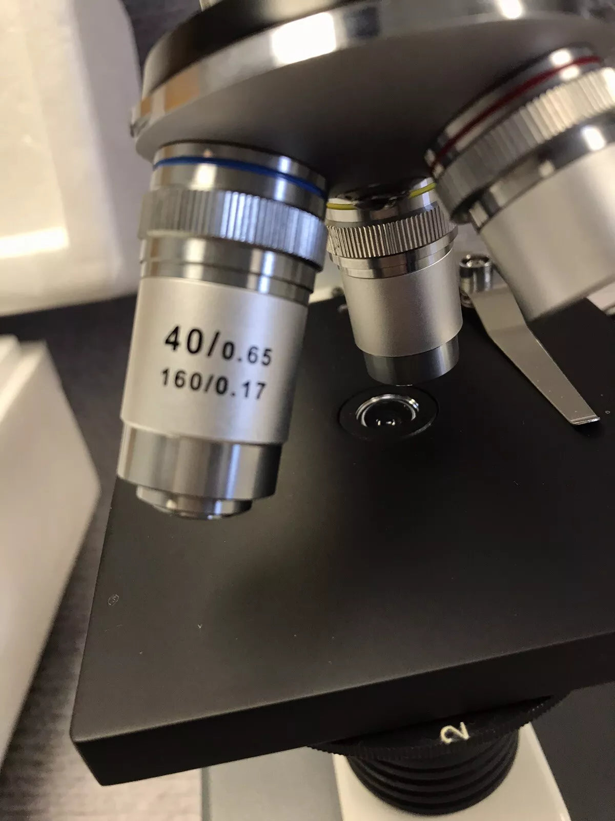 new Boreal Compound Light Microscope SFC 111 Series 3 Objectives 4x 10x 100x Student