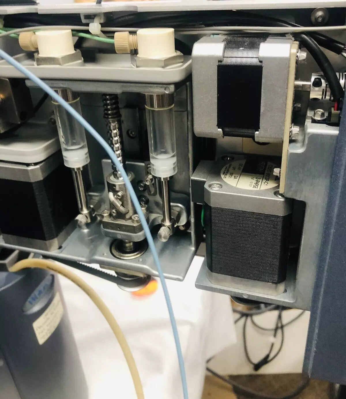 Waters ACQUITY Ultra Performance UPLC TUV Detector Binary Sample Column Manager