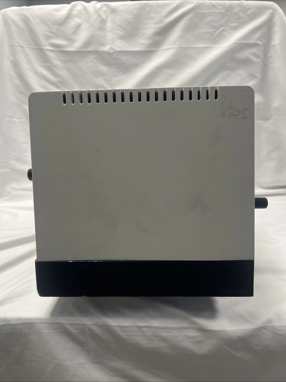 Leica  RM 2025 Manual Rotary Microtome 045728686 with Blade Holder warranty video