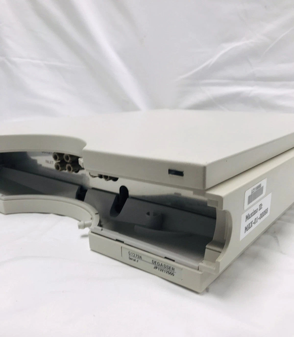 Agilent G1379A 1100 Series HPLC 4-CH HPLC Vacuum Micro Degasser