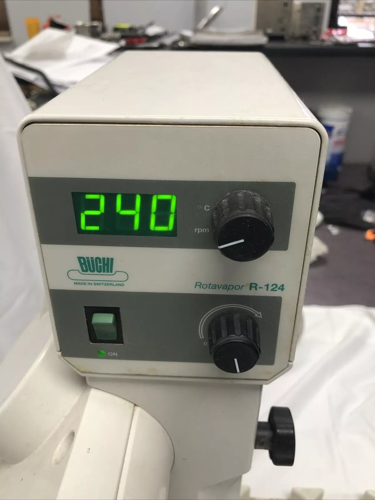 Buchi R-124 Rotavapor Benchtop Rotary Evaporator with Digital Display