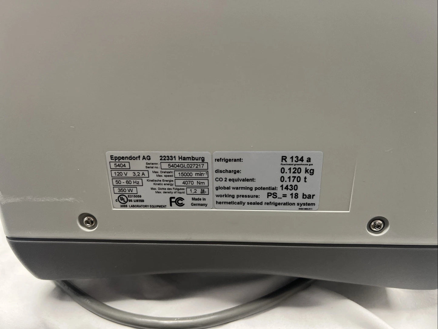 Eppendorf 5424R Refrigerated Centrifuge with FA-45-24-11 Rotor + Lid ~ Clean