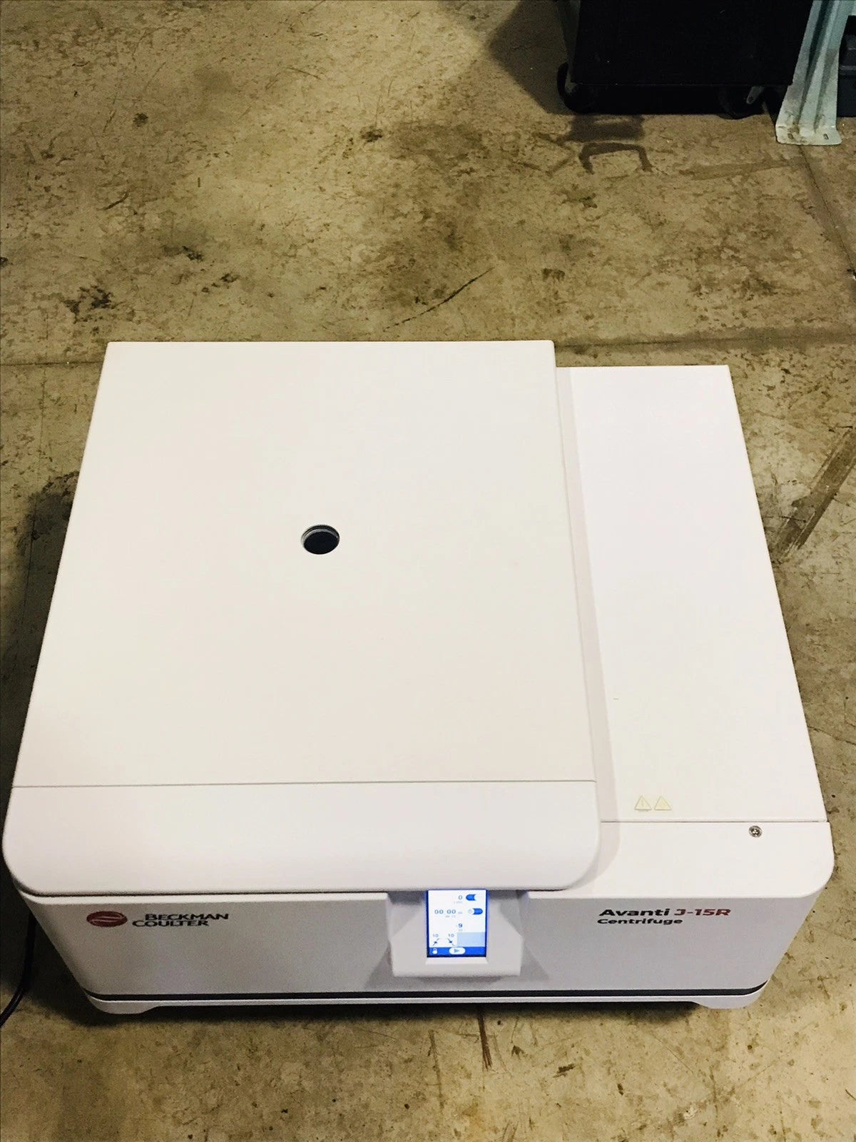 Beckman Coulter Avanti J-15R Refrigerated Centrifuge w/ JS-4.750 Rotor + Adapter