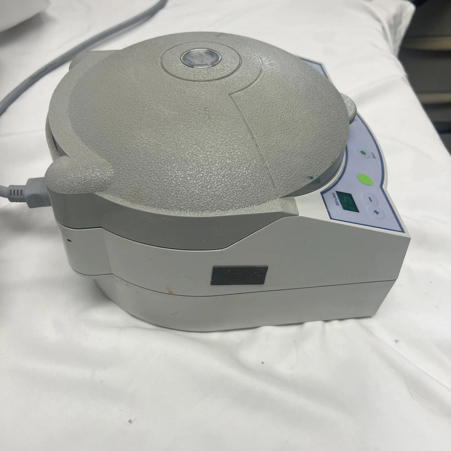 VWR Galaxy 16D Centrifuge With 18 Place Fixed Angle Rotor Cat# 37001-298 TESTED