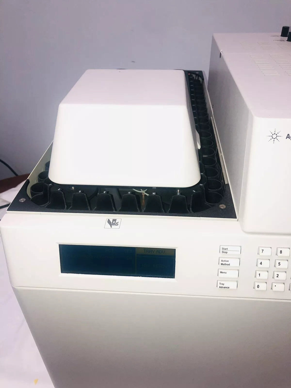 Agilent G1888 Network Headspace Sampler G1888A Power Up Tested Video