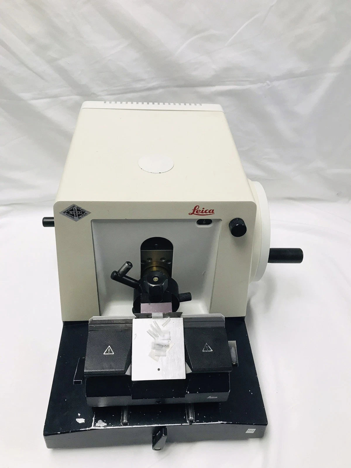 Leica  RM 2025 Manual Rotary Microtome 045728686 with Blade Holder warranty video