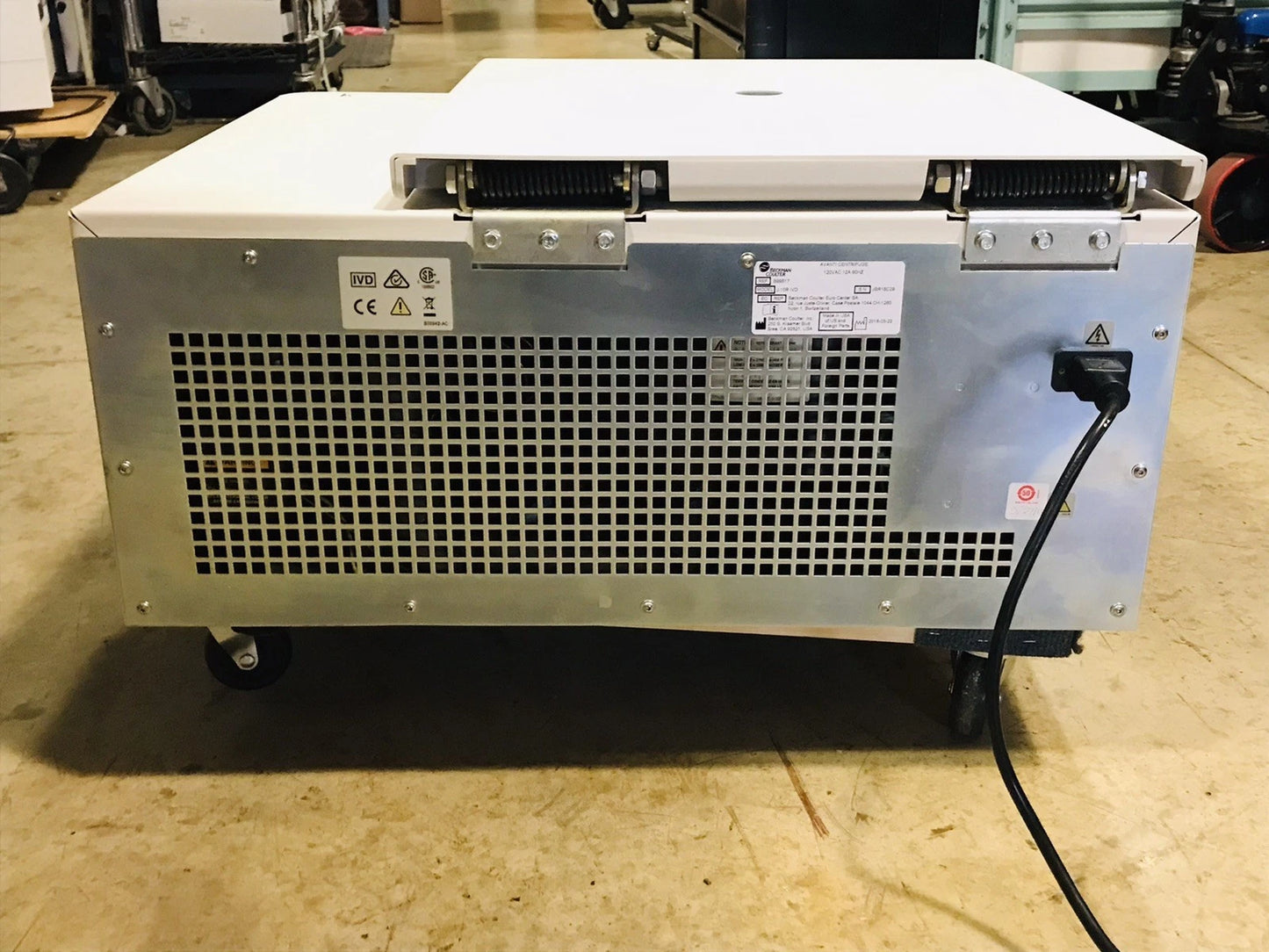 Beckman Coulter Avanti J-15R Refrigerated Centrifuge w/ JS-4.750 Rotor + Adapter