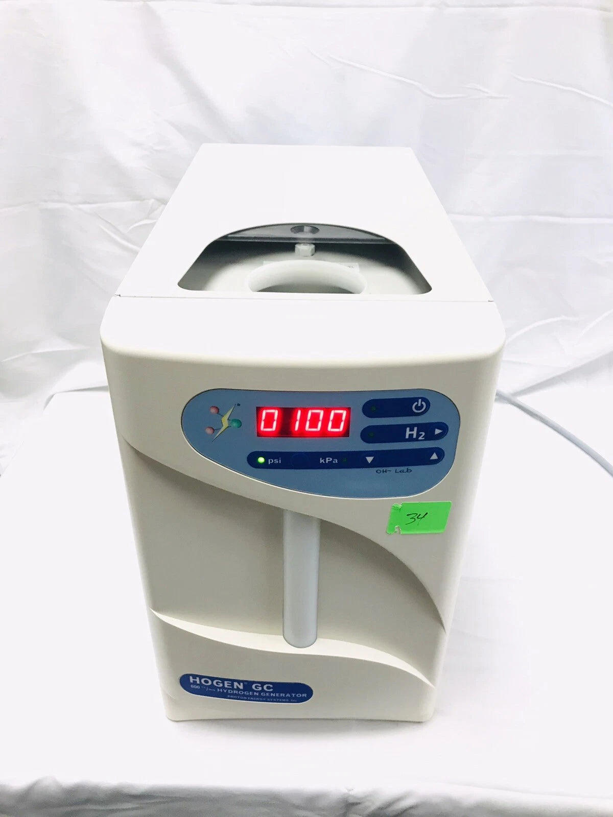 Proton 54-0100-0004 Hogen GC 600 Hydrogen Generator 600cc/min Power Up (As-Is)