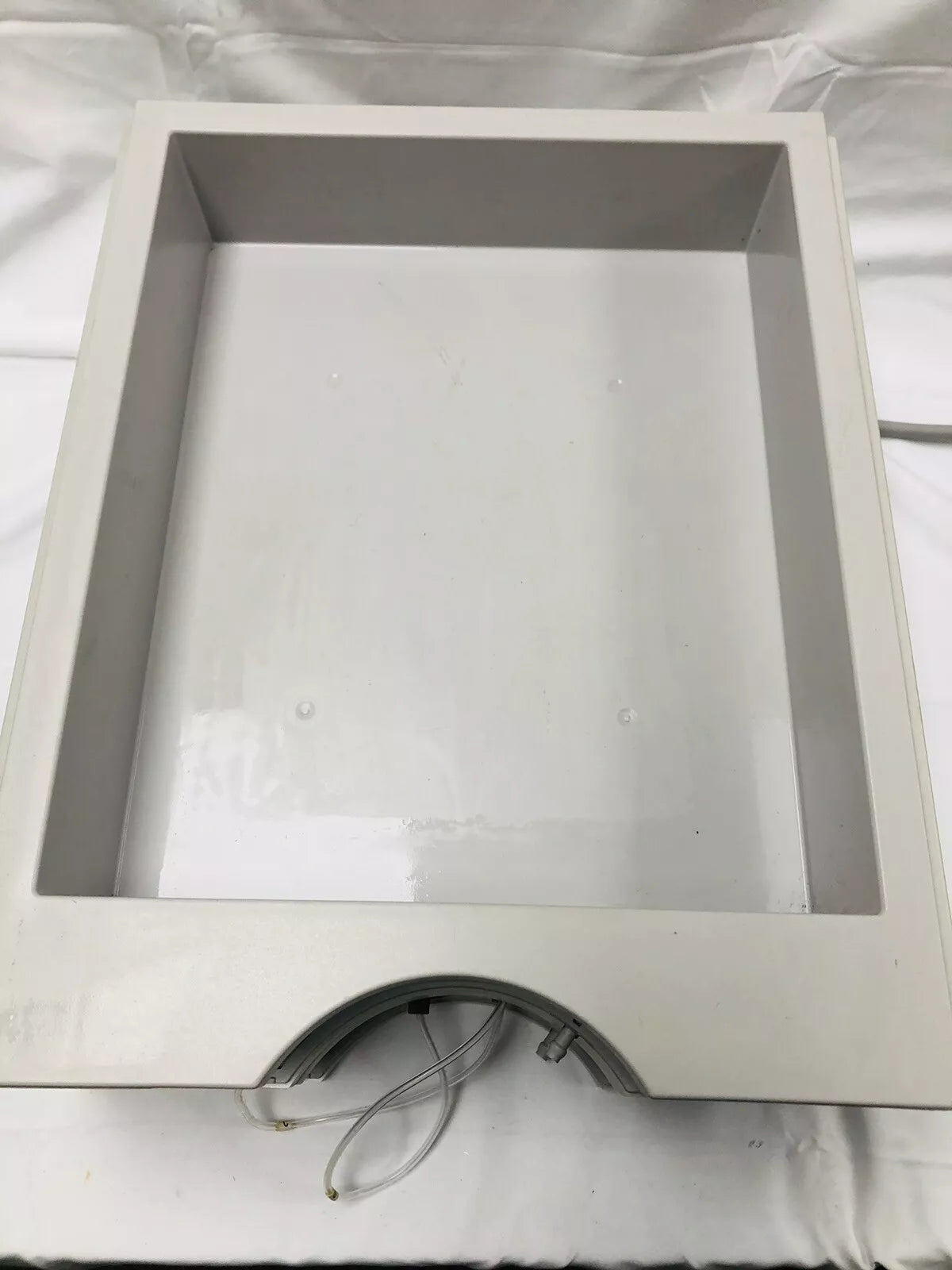 Agilent HP 1100 HPLC G1322A Micro Vacuum Degasser w/ Solvent Tray