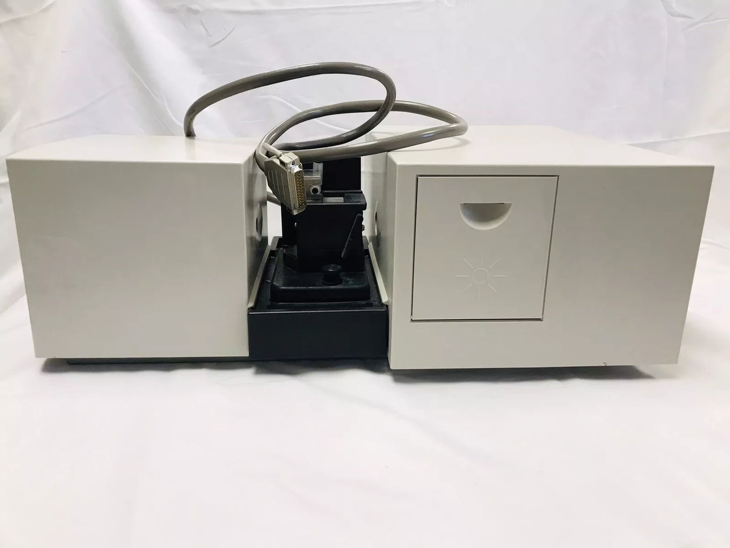 Agilent 8453 Uv-Visable Spectrophotometer with Peltier Cell Holder G1103A Tested
