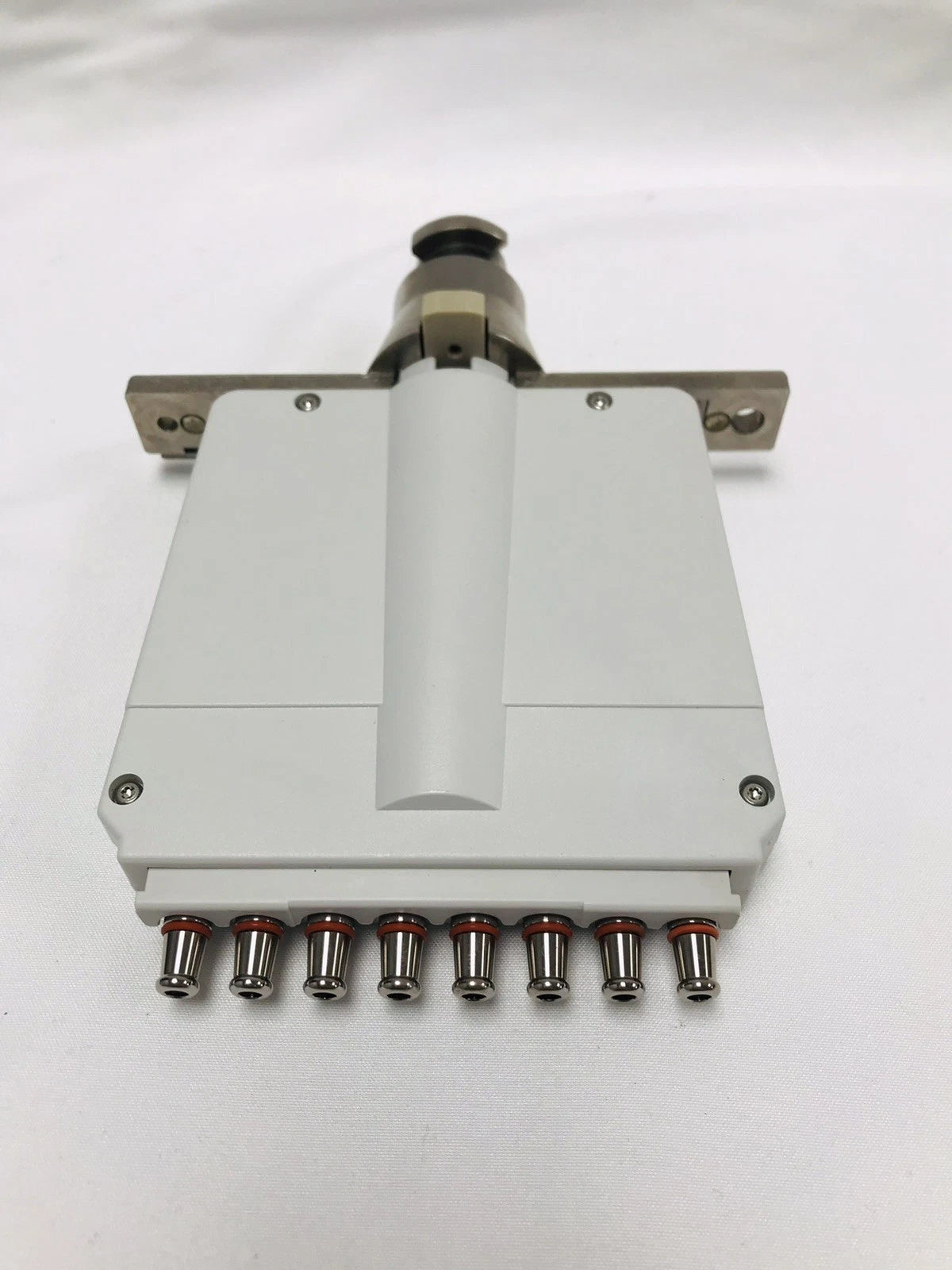 Eppendorf 960001044 epMotion TM 50-8 Dispensing Tool 8-Channel 1-50 uL