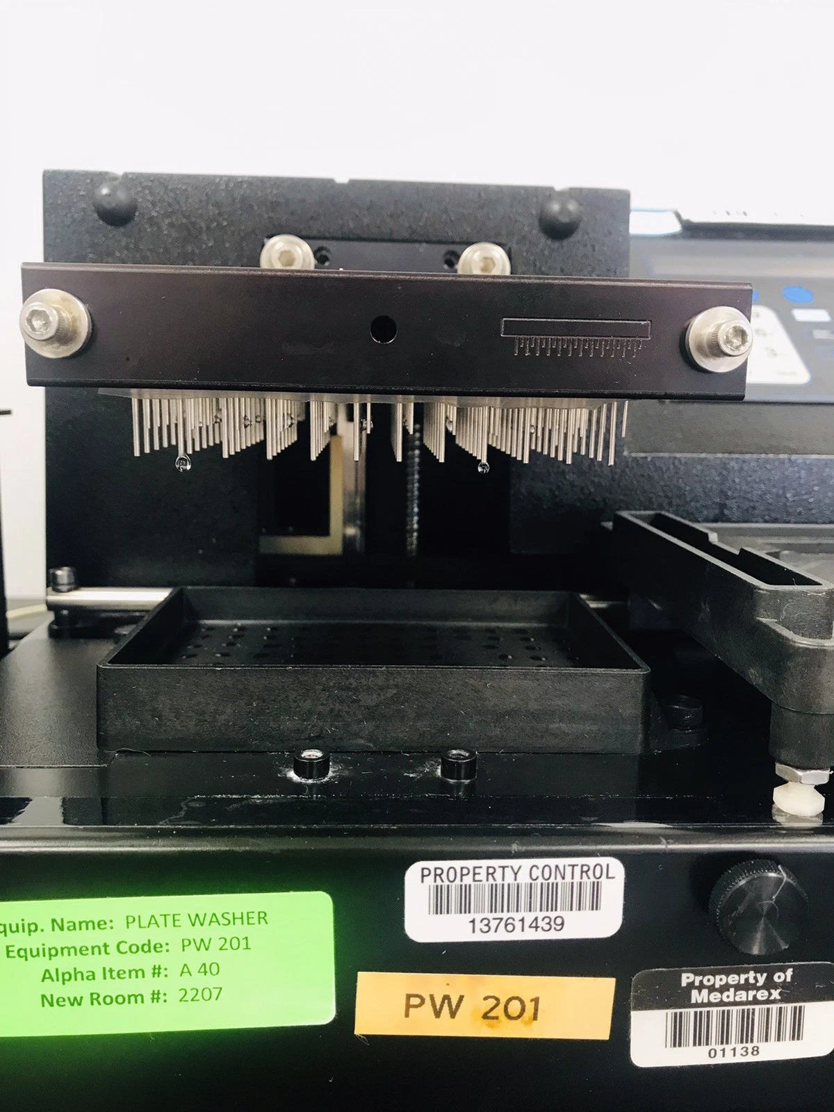 Bio-Tek ELx405 Microplate Washer with Bio-Tek Valve Module ELx405v Working Video