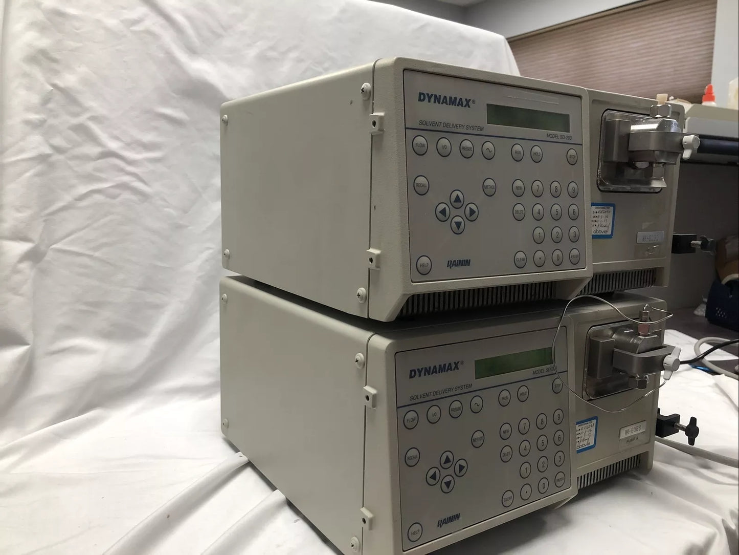 set of 2 Varian Dynamax SD-200 HPLC Pump Rainin Solvent Delivery System Video
