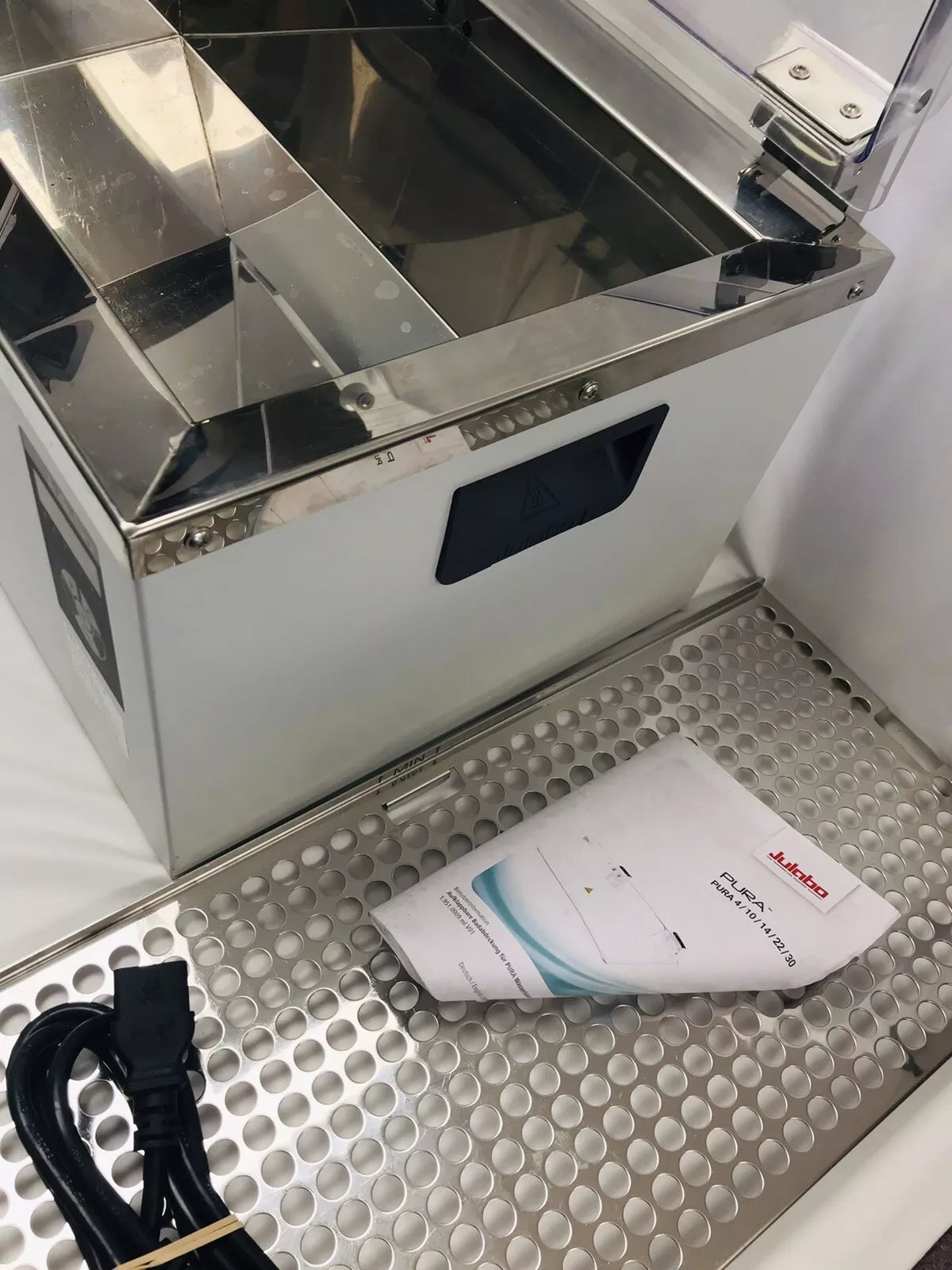 Julabo PURA 22 Water Bath W/ Lift up Cover & Test Tube Rack 20002866 230v Tested