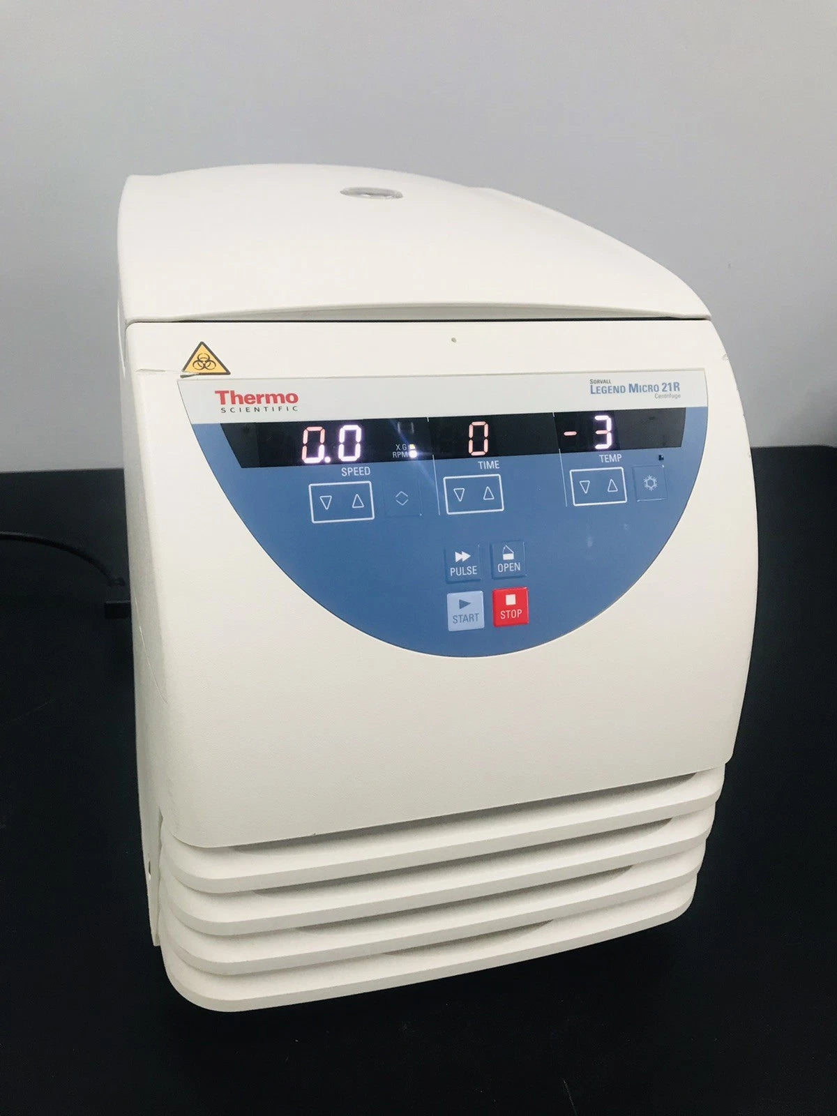 Thermo Sorvall Legend Micro 21R Refrigerated Centrifuge with 75003424 Rotor