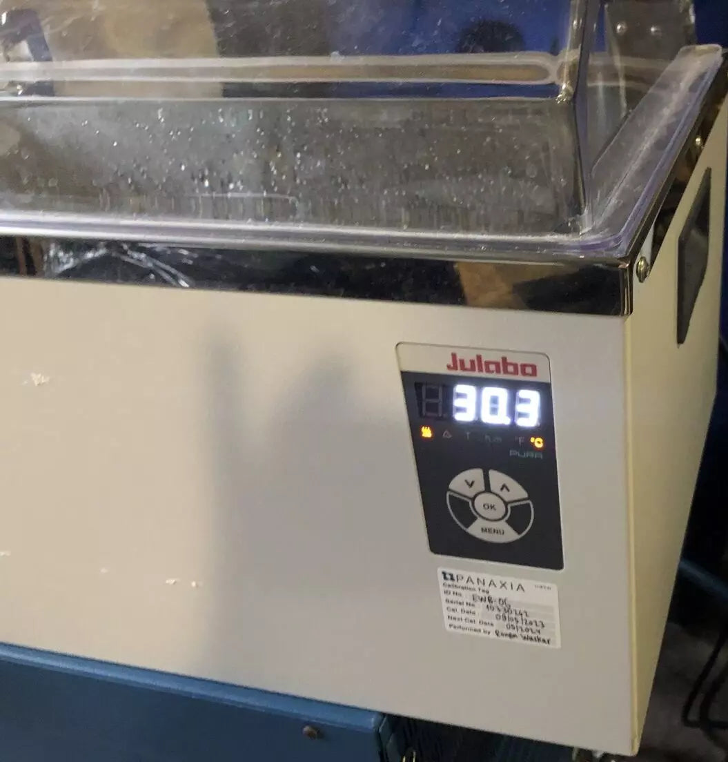 Julabo PURA 22 Water Bath W/ Lift up Cover & Test Tube Rack 20002866 230v Tested