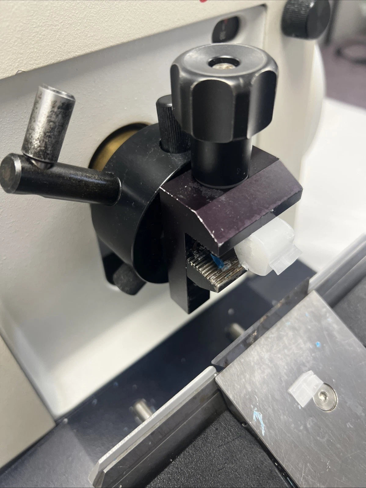 Leica  RM 2025 Manual Rotary Microtome 045728686 with Blade Holder warranty video