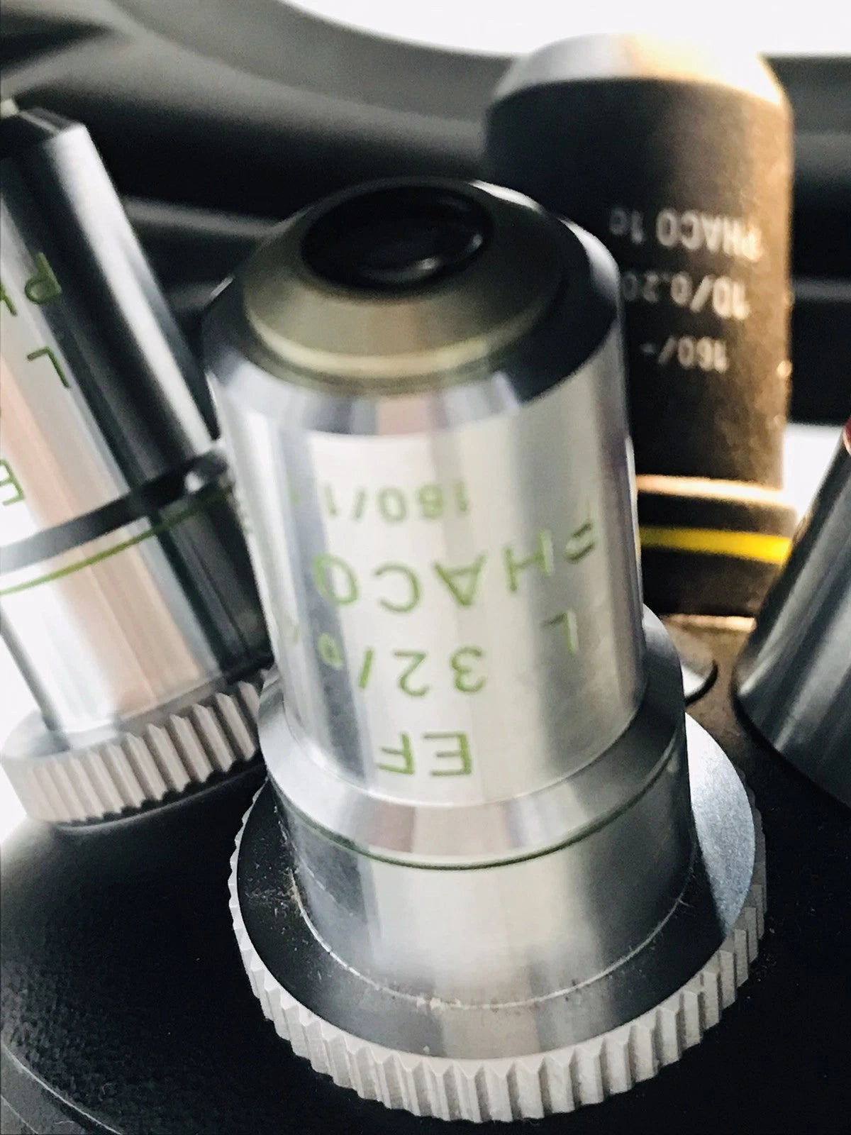 Leica Leitz DM IL Inverted Microscope w/ 4 Objectives Phase Contrast Phaco 1a