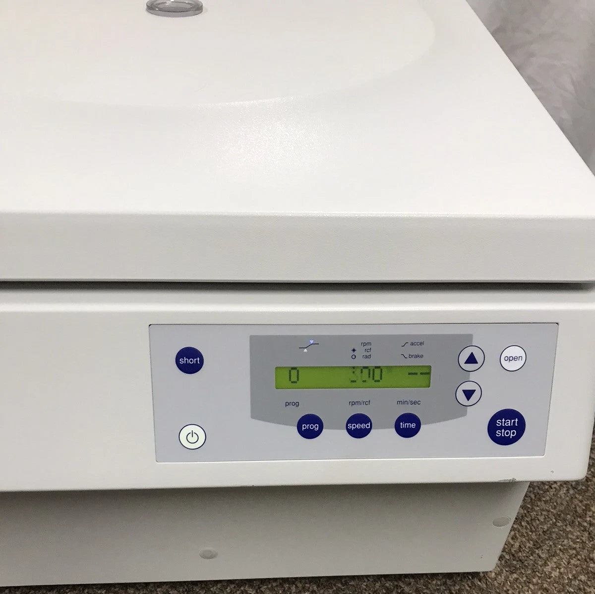 Eppendorf A-2-DWP Rotor with 5804 Centrifuge & 2x Micro Plate Carriers Tested