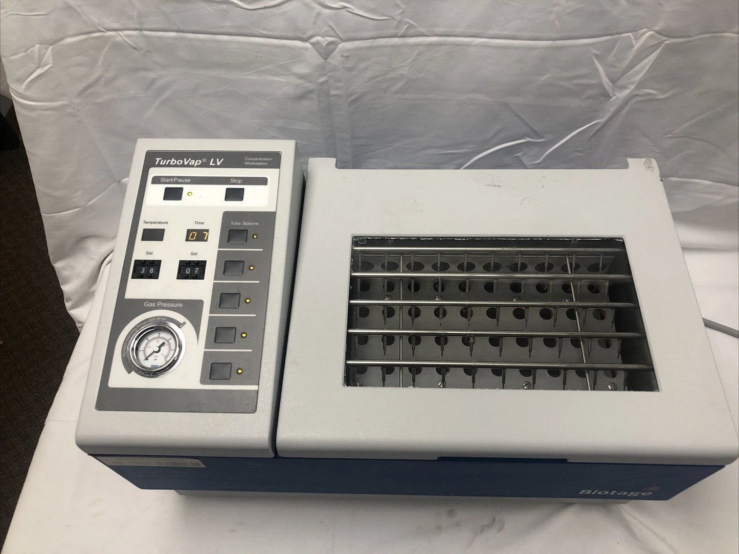 Biotage TurboVap LV Automated Evaporation System 103198/11
