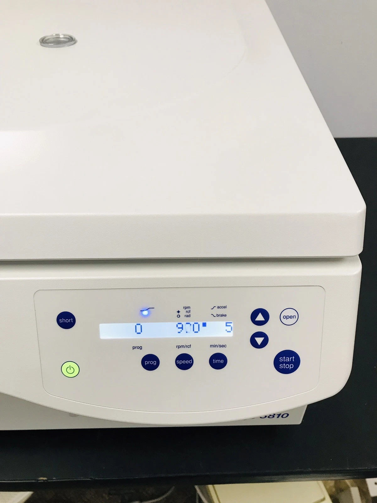 Eppendorf 5810 Benchtop Centrifuge (Newest Version) With A-4-44 Rotor 50mL