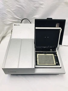 BioTek Microplate Reader ELX808 LBS ELX808IUBWI Power Up Good Condition