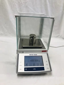 Mettler Toledo XS603S Scale 610g Capacity x 1mg Readability with Charger Tested